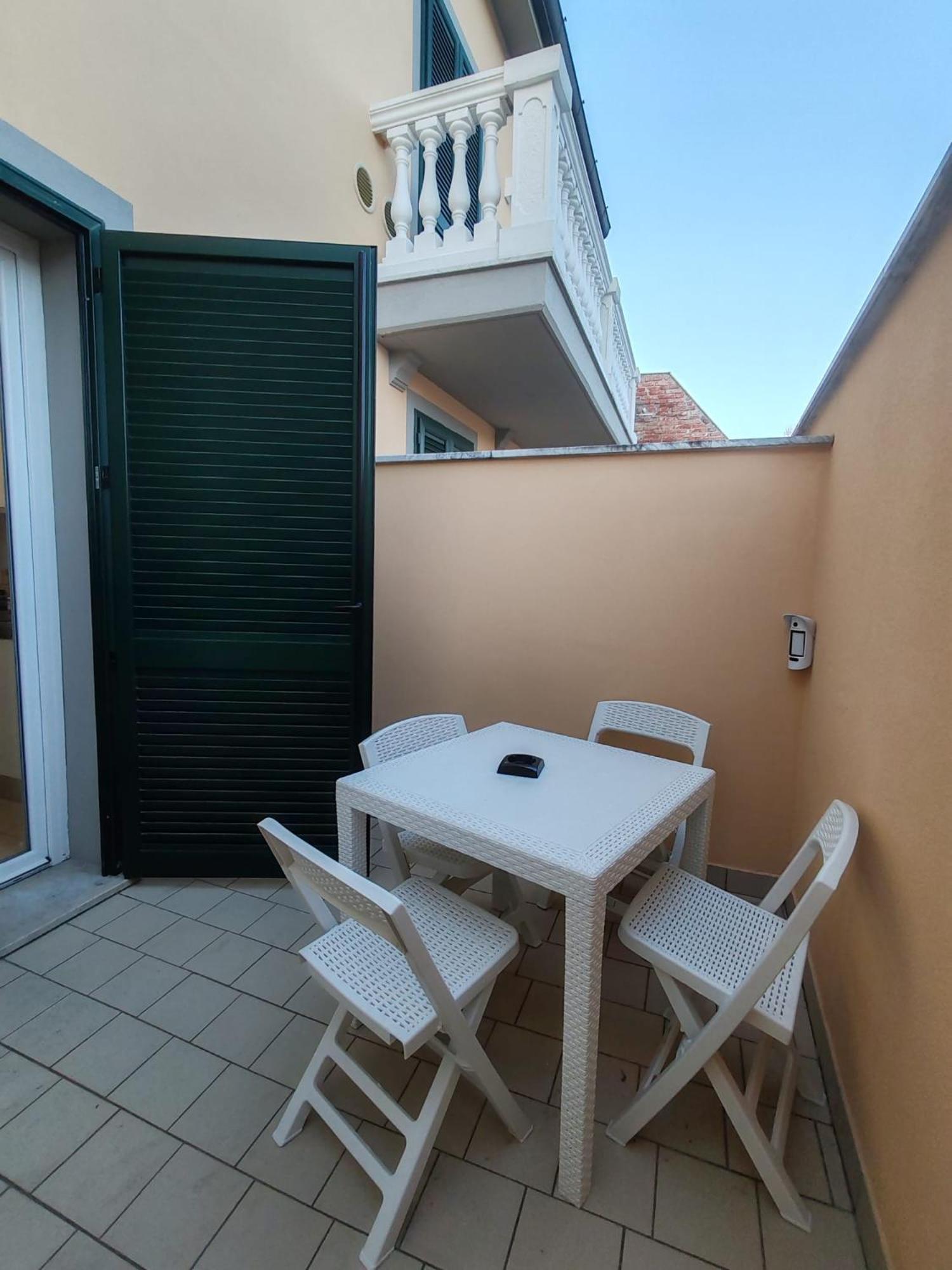 Ondina Apartment In Versilia Βιαρέτζιο Εξωτερικό φωτογραφία