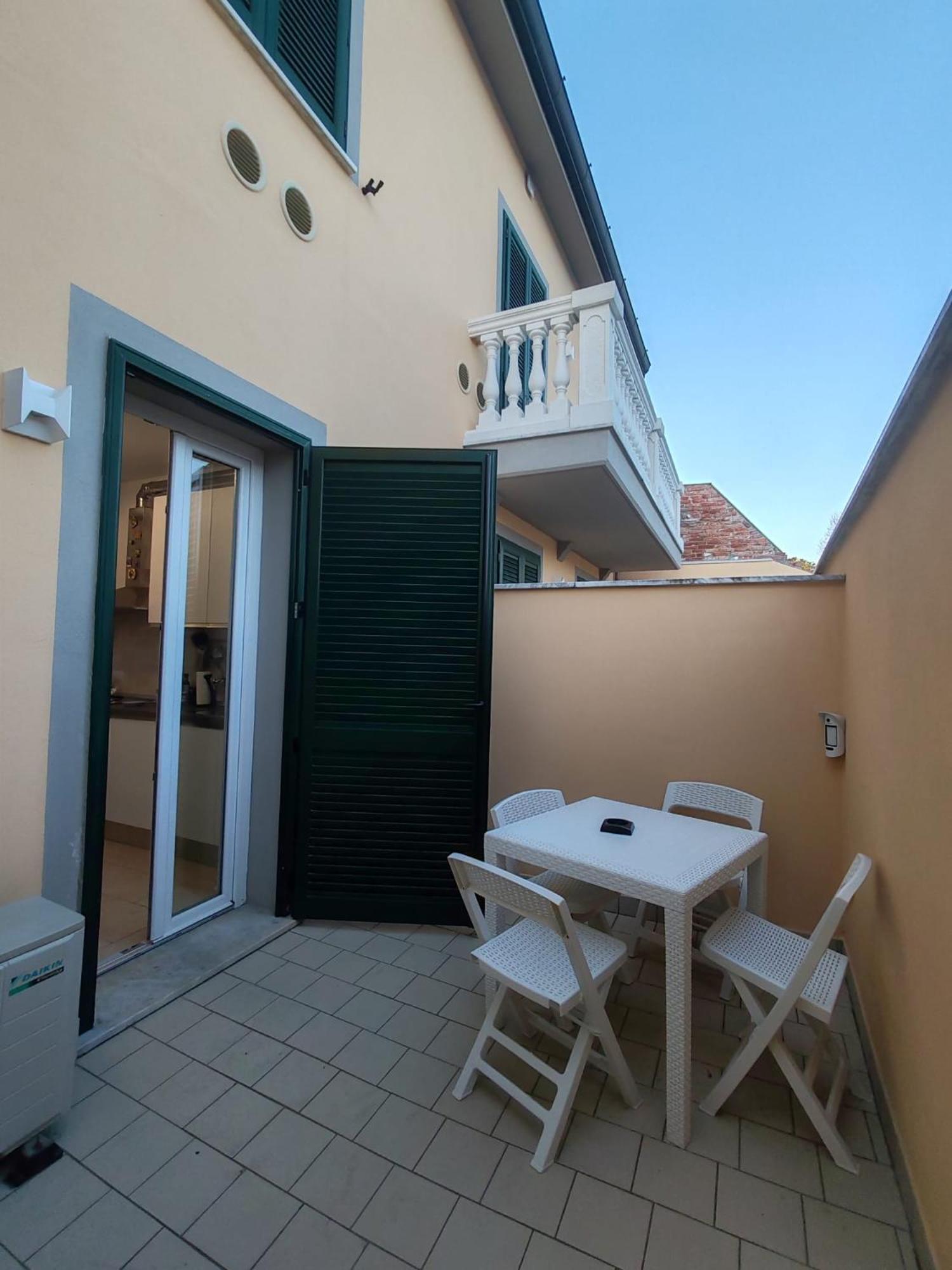 Ondina Apartment In Versilia Βιαρέτζιο Εξωτερικό φωτογραφία